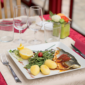Paris restaurant butte